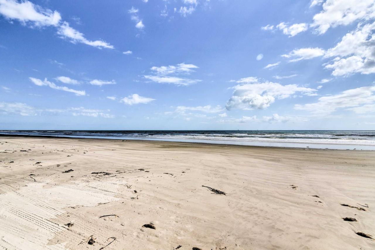 Surfside Beach Retreat With Deck And Ocean Views ภายนอก รูปภาพ