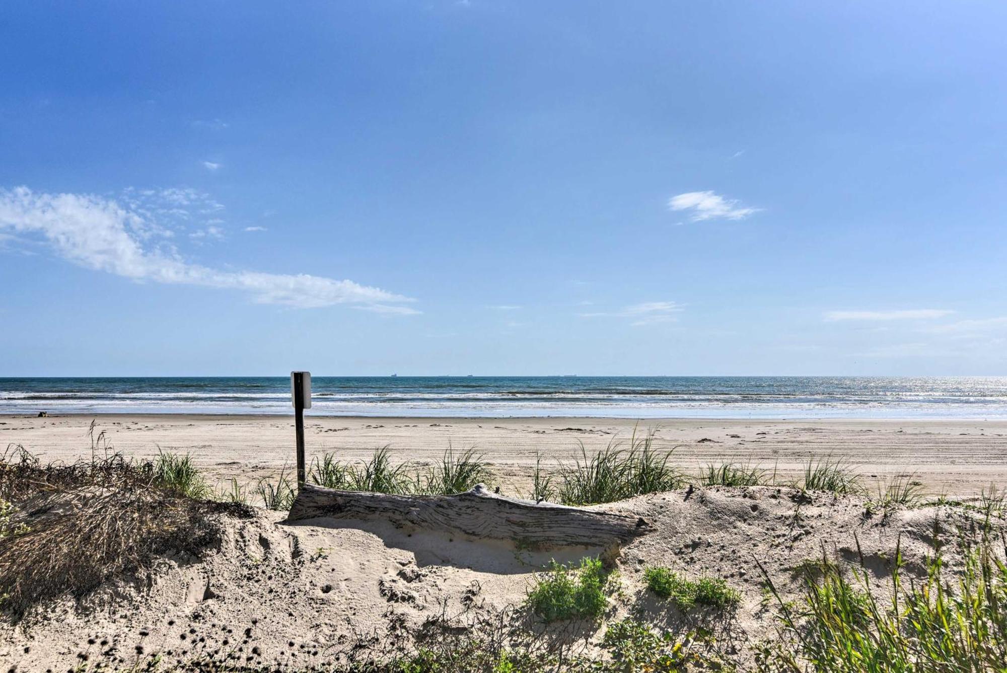 Surfside Beach Retreat With Deck And Ocean Views ภายนอก รูปภาพ