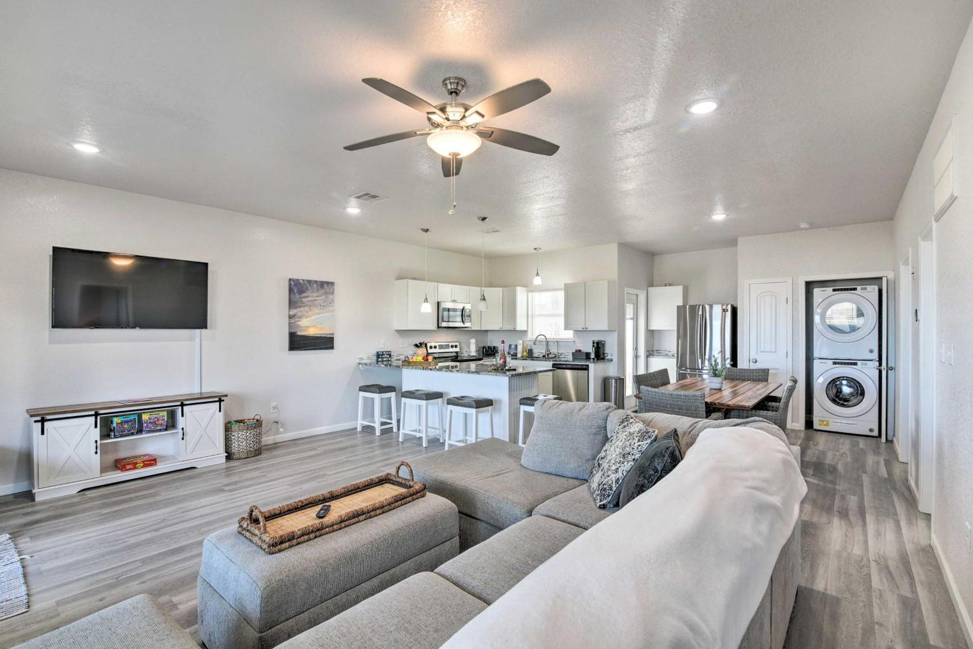 Surfside Beach Retreat With Deck And Ocean Views ภายนอก รูปภาพ